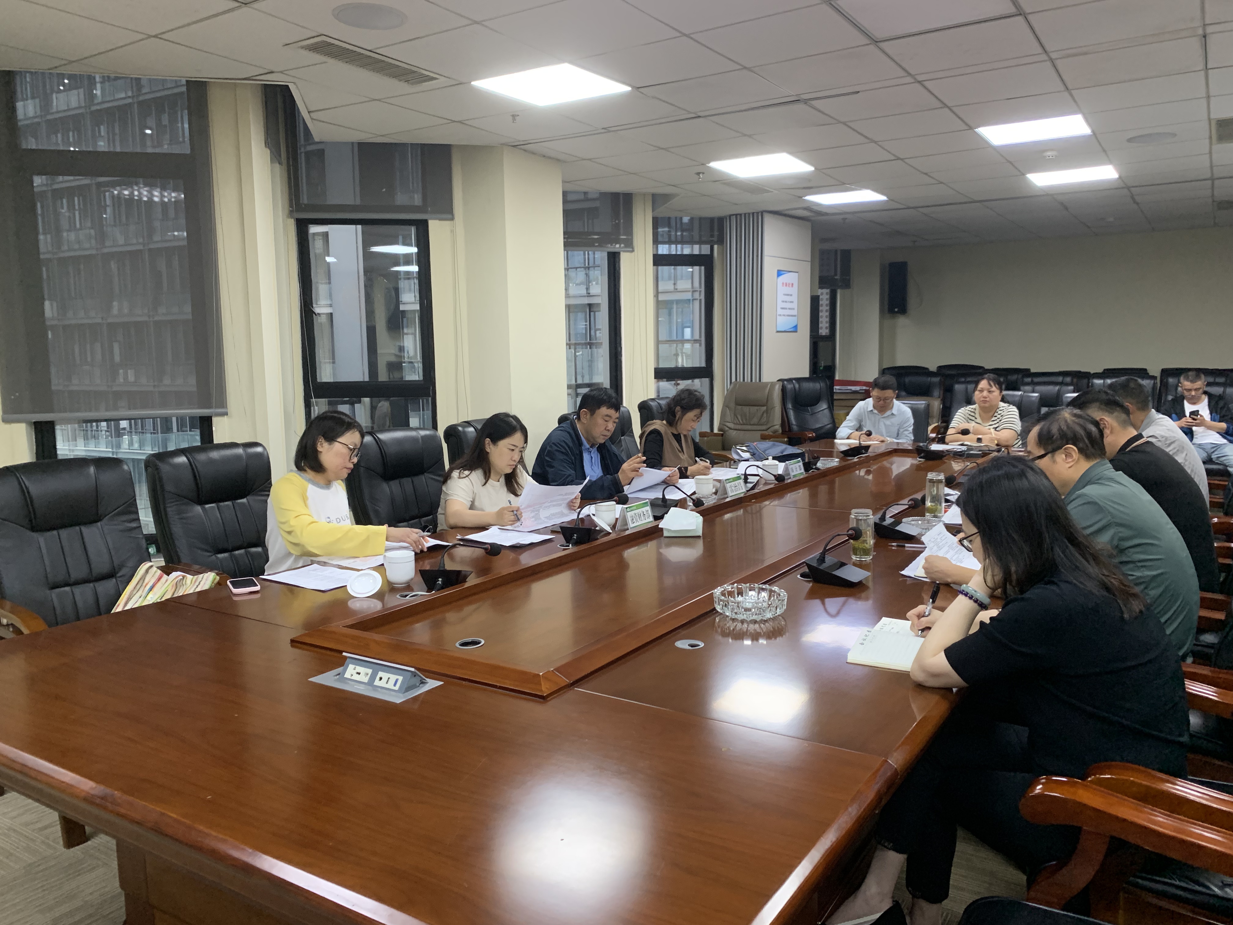 督整改 促管理 强根基——雷治昌赴能矿资产公司督导整改攻坚